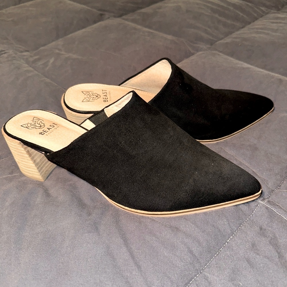 Women's Black Slip-On Mules